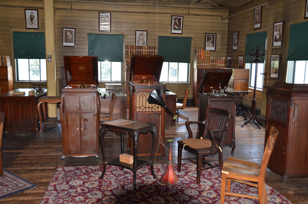 EdisonMusicRoom.jpg EdisonMusicRoom