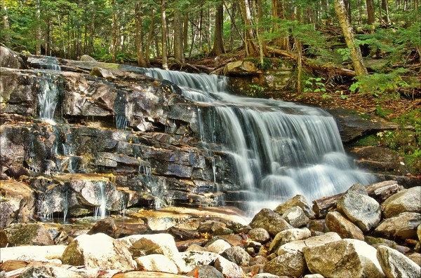 FallingWatersHDR3.jpg FallingWatersHDR3