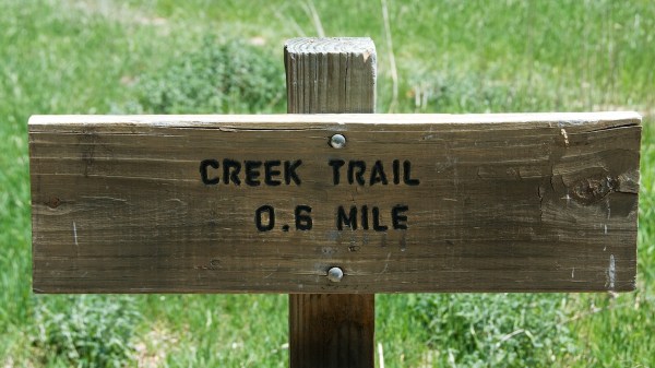 EastViewBalconesHikeSign2