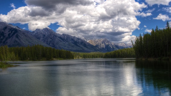 BanffNPJohnsonLakeVista1