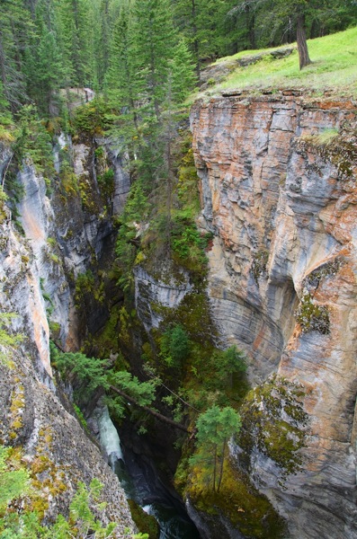 JasperNPMaligneCanyonBridge1downsteam.jpg JasperNPMaligneCanyonBridge1downsteam