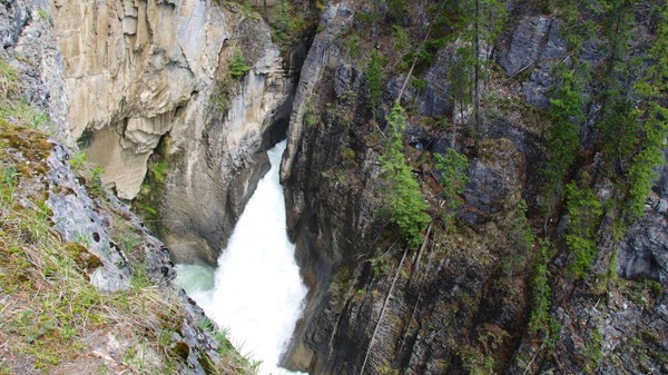 JasperNPSunwaptaFallsLower.jpg JasperNPSunwaptaFallsLower