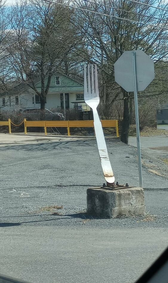 T1-369688-fork in the road.